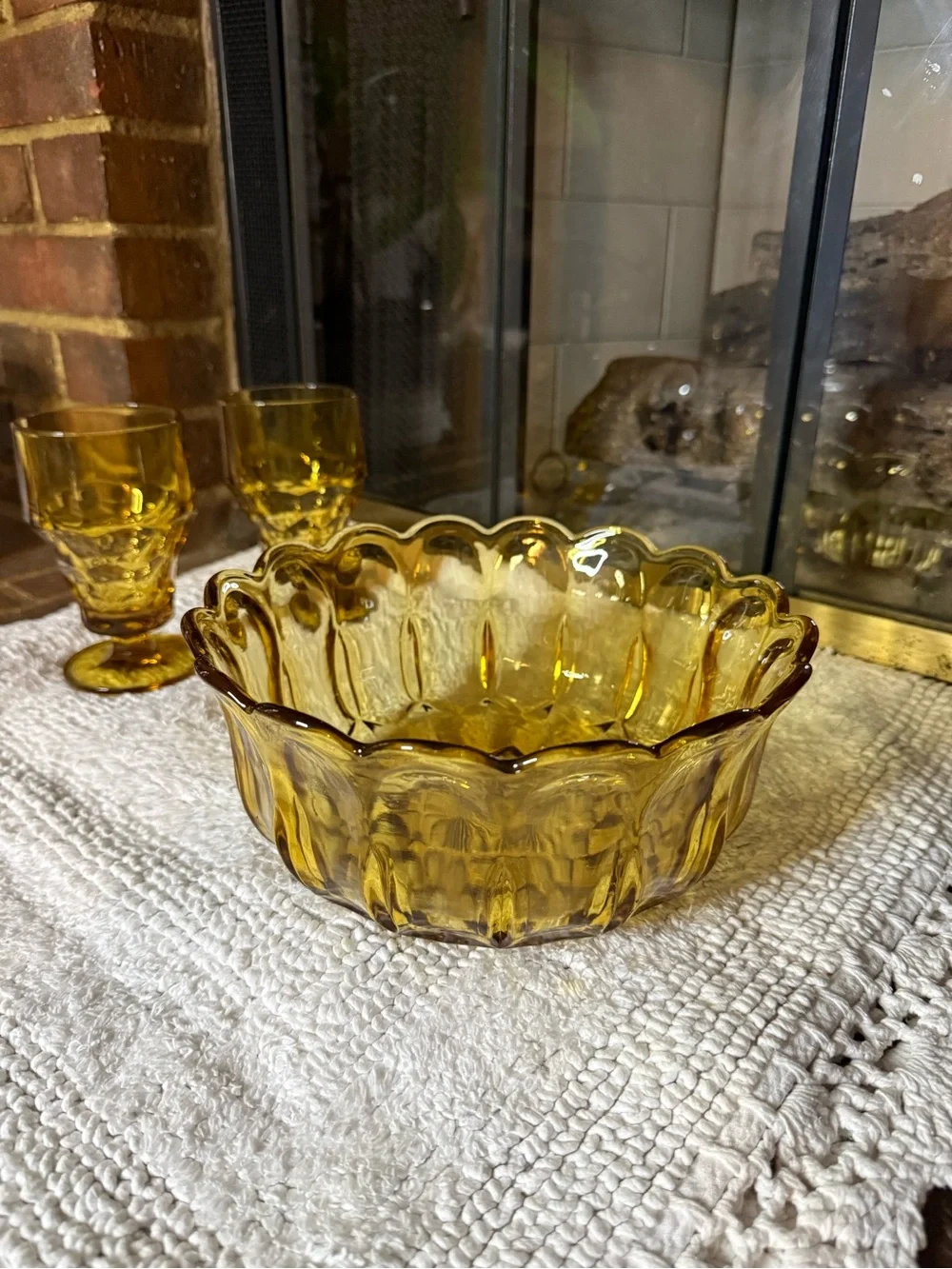 Anchor Hocking Fairfield Amber-Serving bowl and (2) tumblers